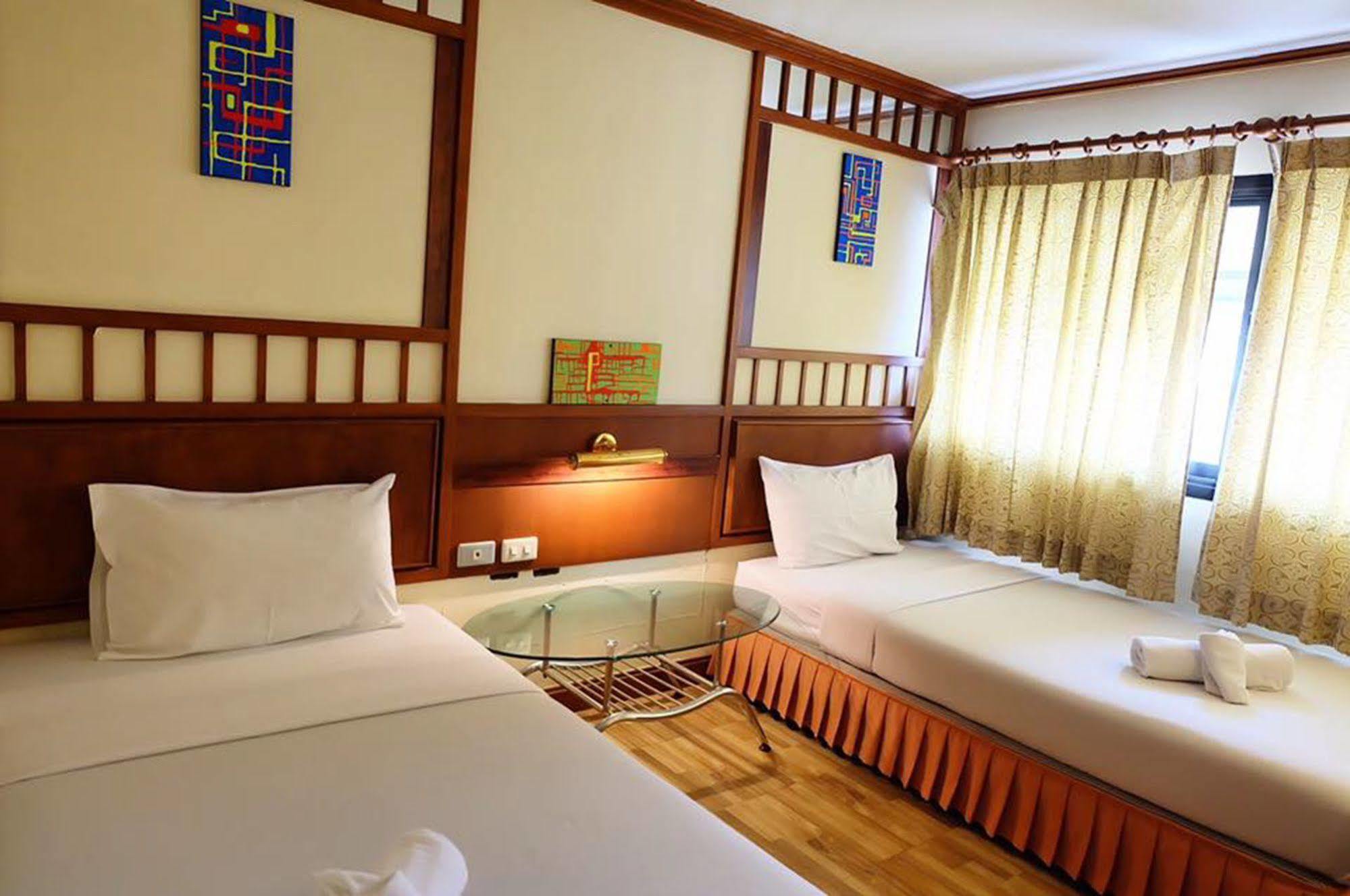 Kaneng Guesthouse HHQ Exteriér fotografie